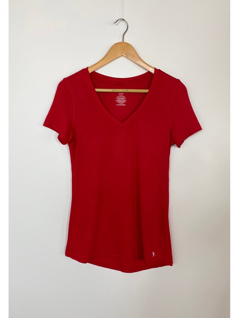 Danskin Now Red V-Neck Short Sleeve T-Shirt